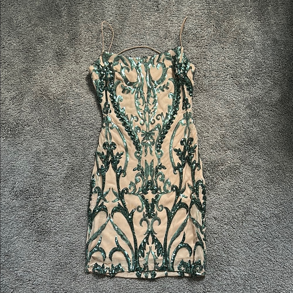Elegant Green Open Back Sequin Dress